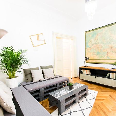 Friday Songs Apartment ปราก ภายนอก รูปภาพ