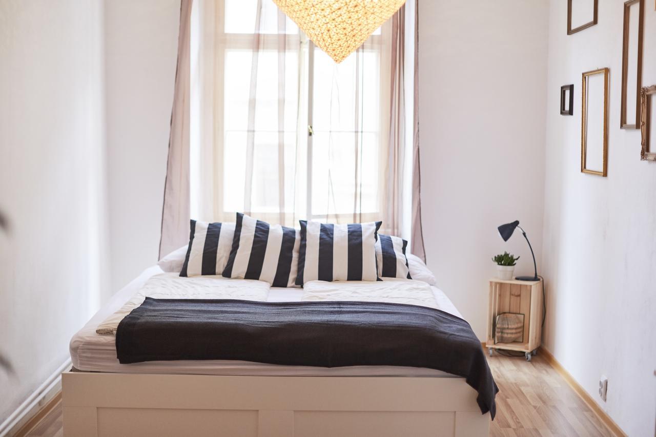 Friday Songs Apartment ปราก ภายนอก รูปภาพ