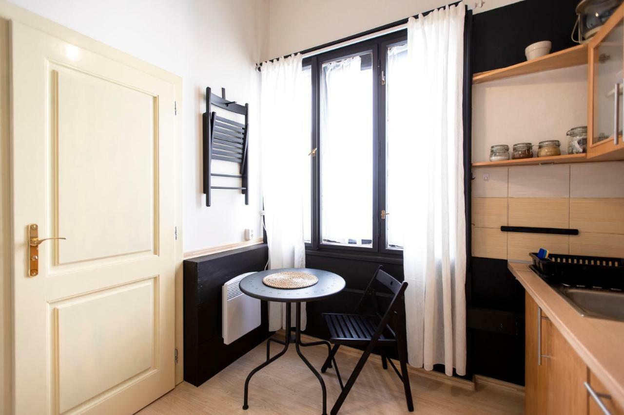 Friday Songs Apartment ปราก ภายนอก รูปภาพ